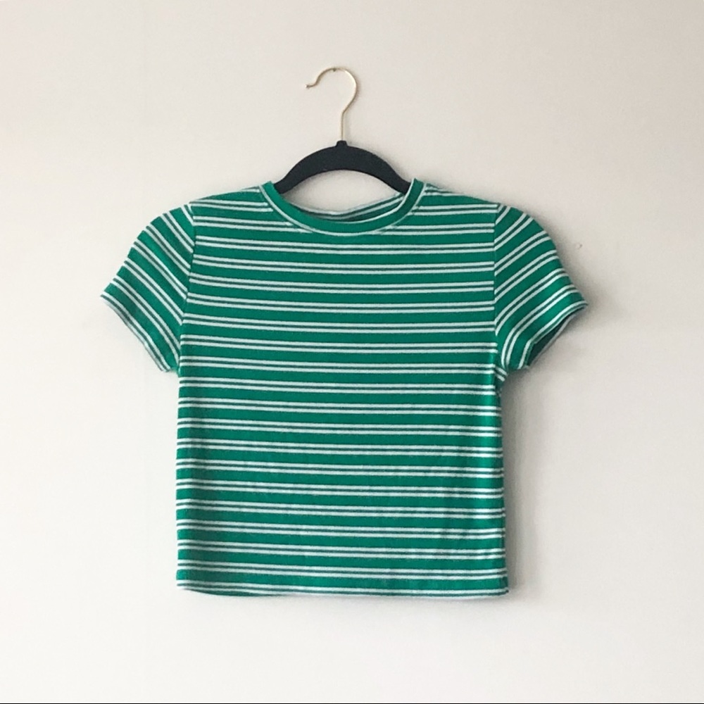 Vintage T shirt. Love how comfy and stretchy this crop  striped shirt is. 90s 70